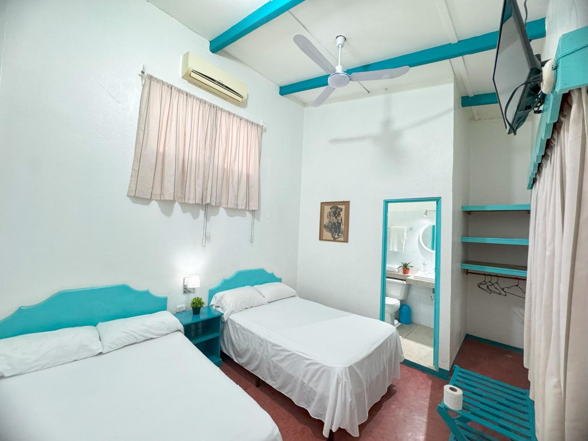 Hotel Petenchel Flores Kültér fotó
