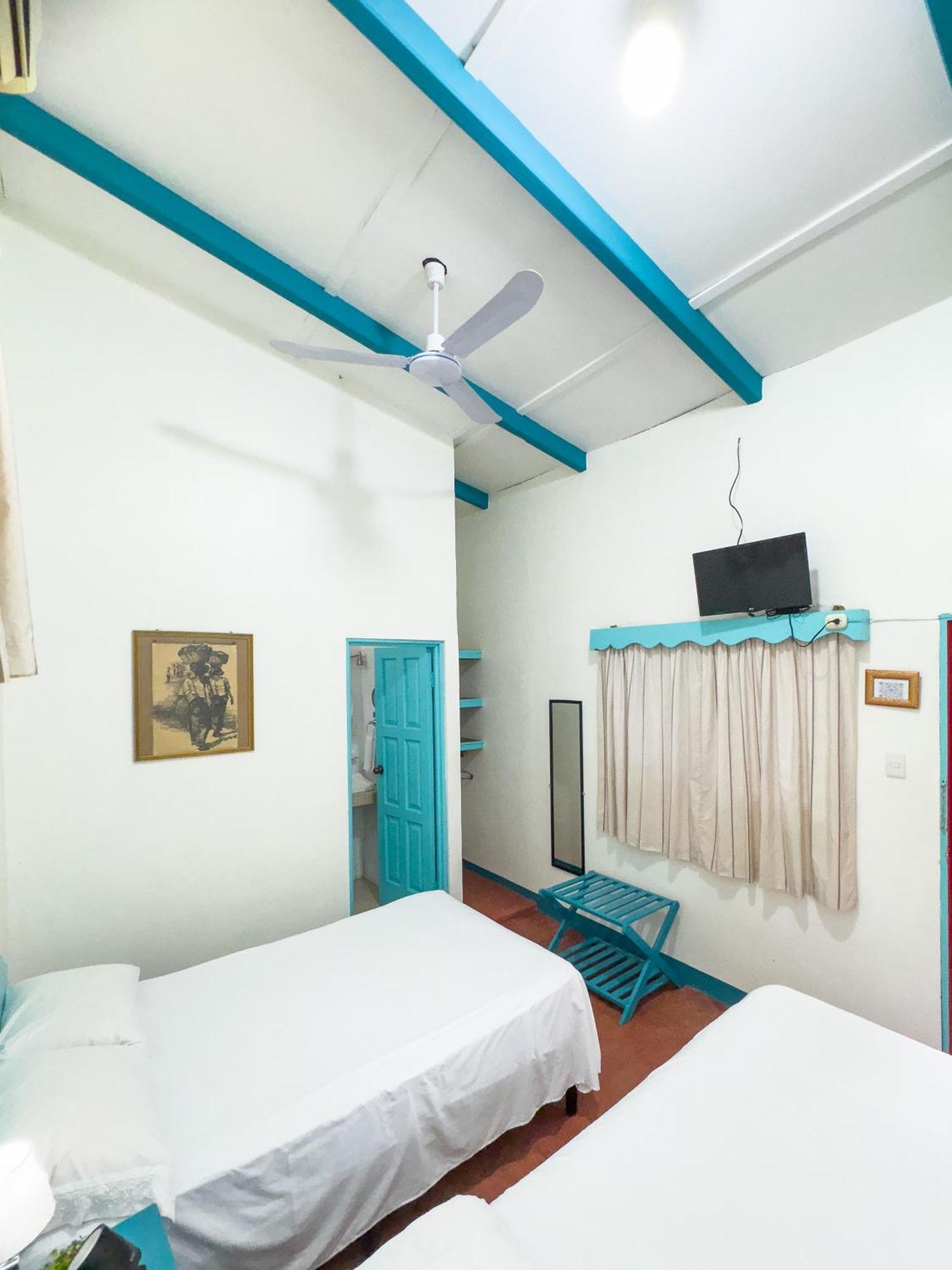 Hotel Petenchel Flores Kültér fotó