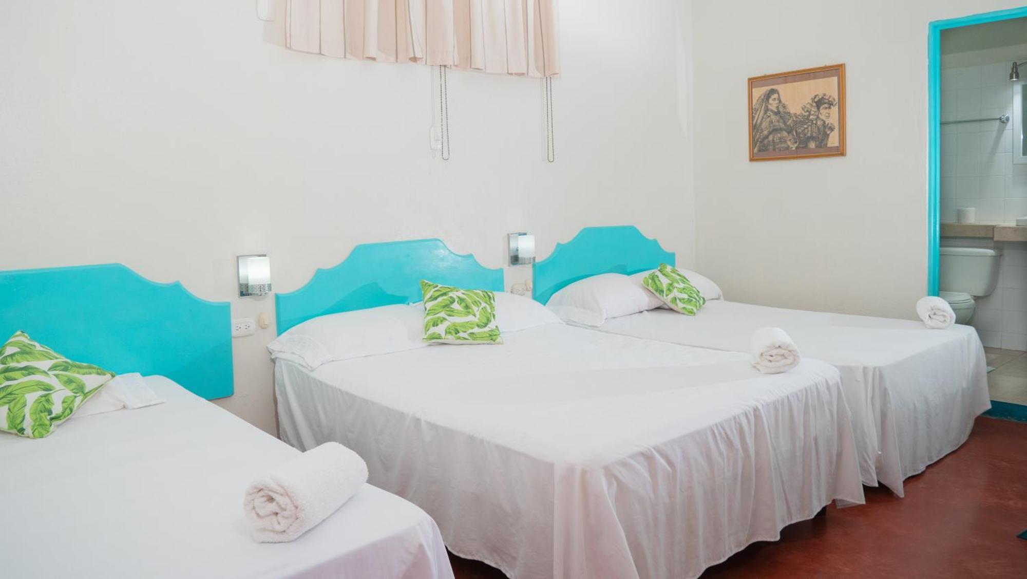 Hotel Petenchel Flores Kültér fotó